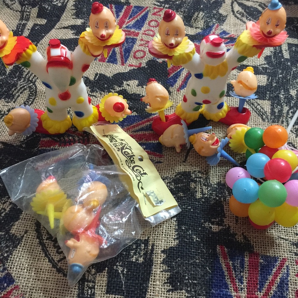 Vintage cake decorating